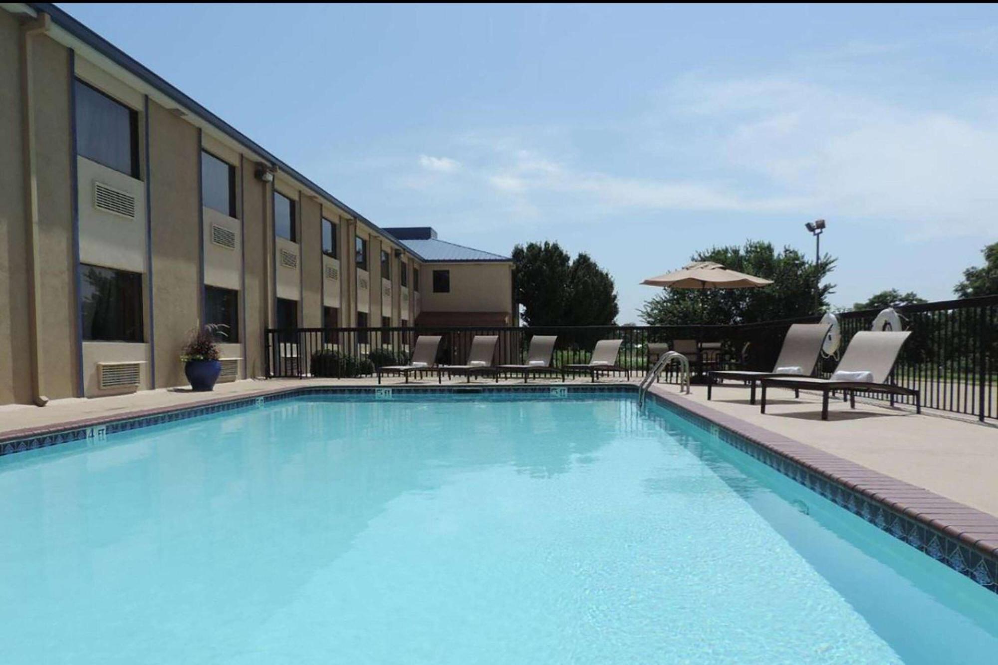 Baymont By Wyndham Ardmore I-35 מראה חיצוני תמונה