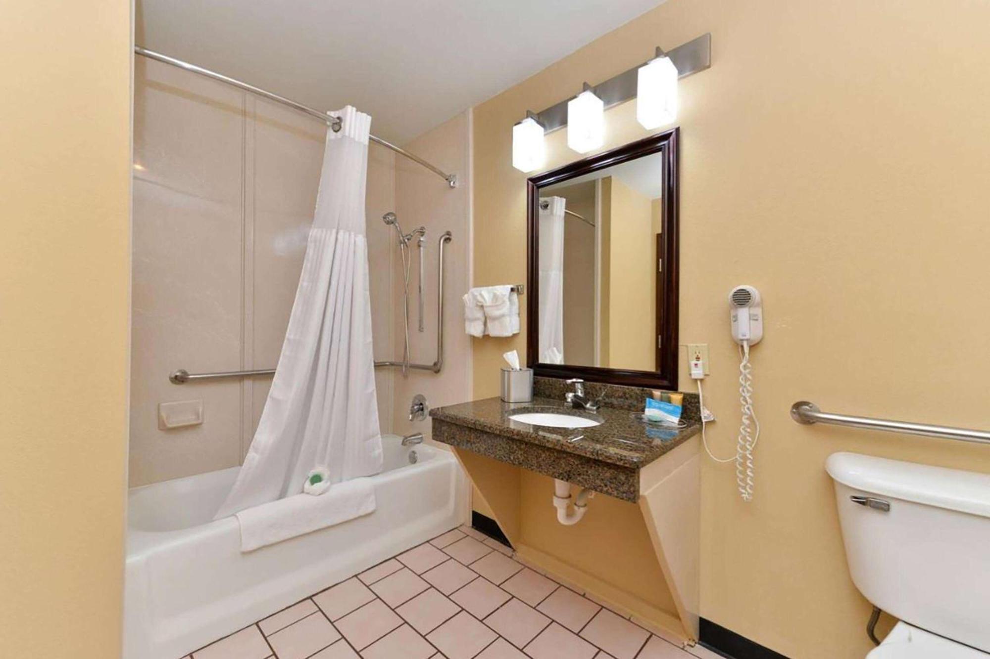Baymont By Wyndham Ardmore I-35 מראה חיצוני תמונה
