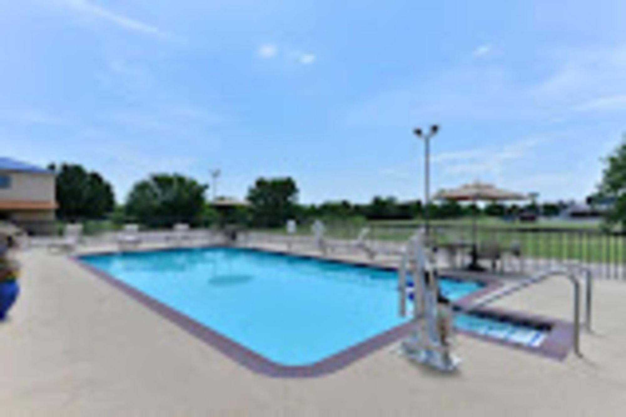 Baymont By Wyndham Ardmore I-35 מראה חיצוני תמונה