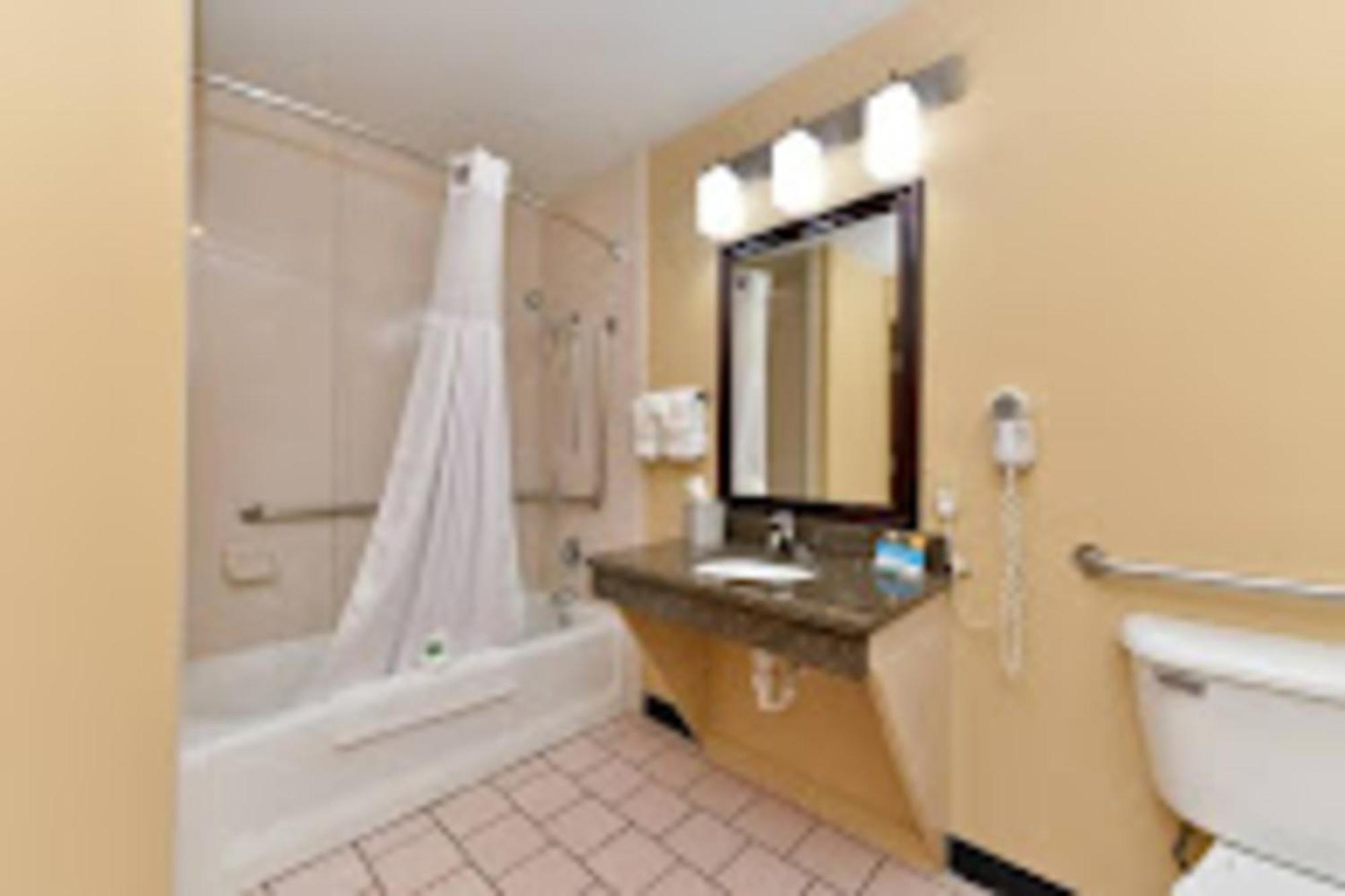 Baymont By Wyndham Ardmore I-35 מראה חיצוני תמונה